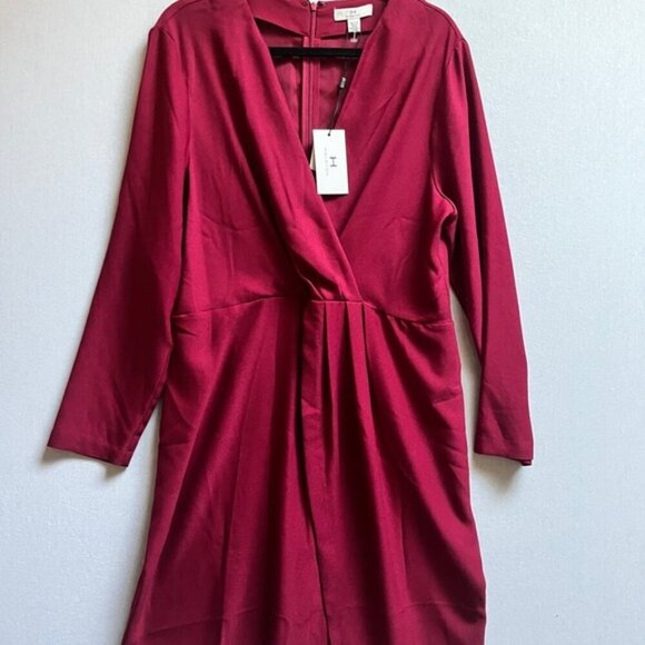 H by Halston Dresses & Skirts - NWT H by Halston v neck long sleeve red dress Sz XL
